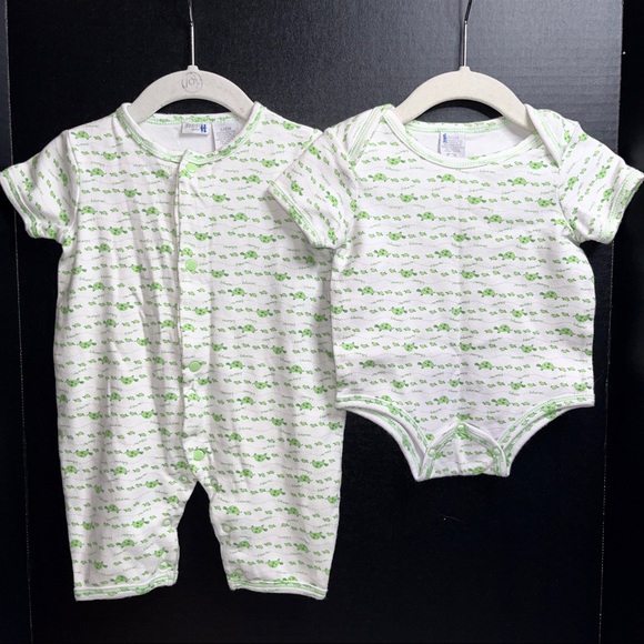 🐢 Parisian BeBe 2 piece set, white background with green turtles, 100% cotton - Picture 2 of 16